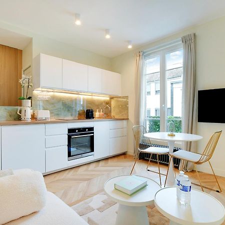 Suite Deluxe 1 By Les Maisons De Charloc Homes Boulogne-Billancourt Ngoại thất bức ảnh